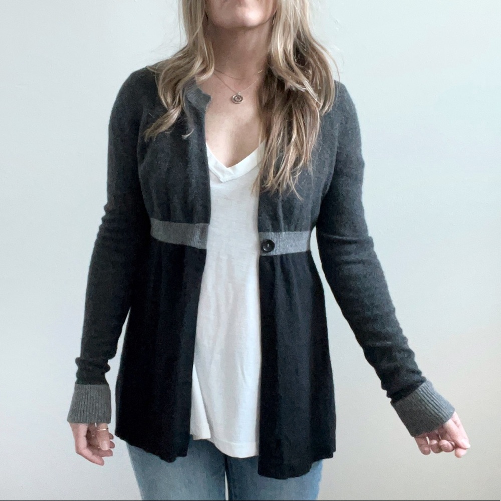 VINCE. 100% Cashmere gray and black color block cardigan size Small
